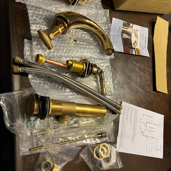 NWT Bathroom Faucet with Brass Pop-Up, Polished Brass Magellan KB962B - Picture 3 of 9